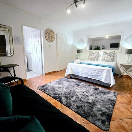 Zhantique Guest House 1- Unit 5 Boksburg Esterno foto