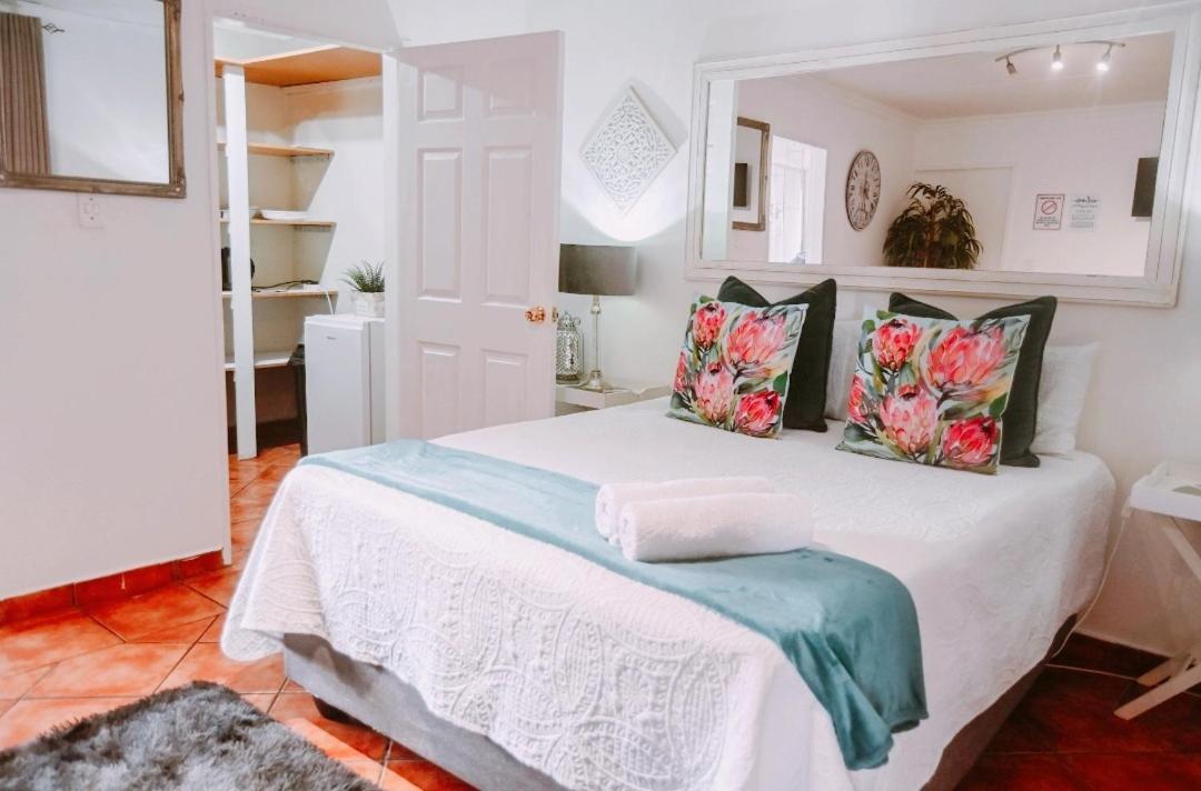 Zhantique Guest House 1- Unit 5 Boksburg Esterno foto