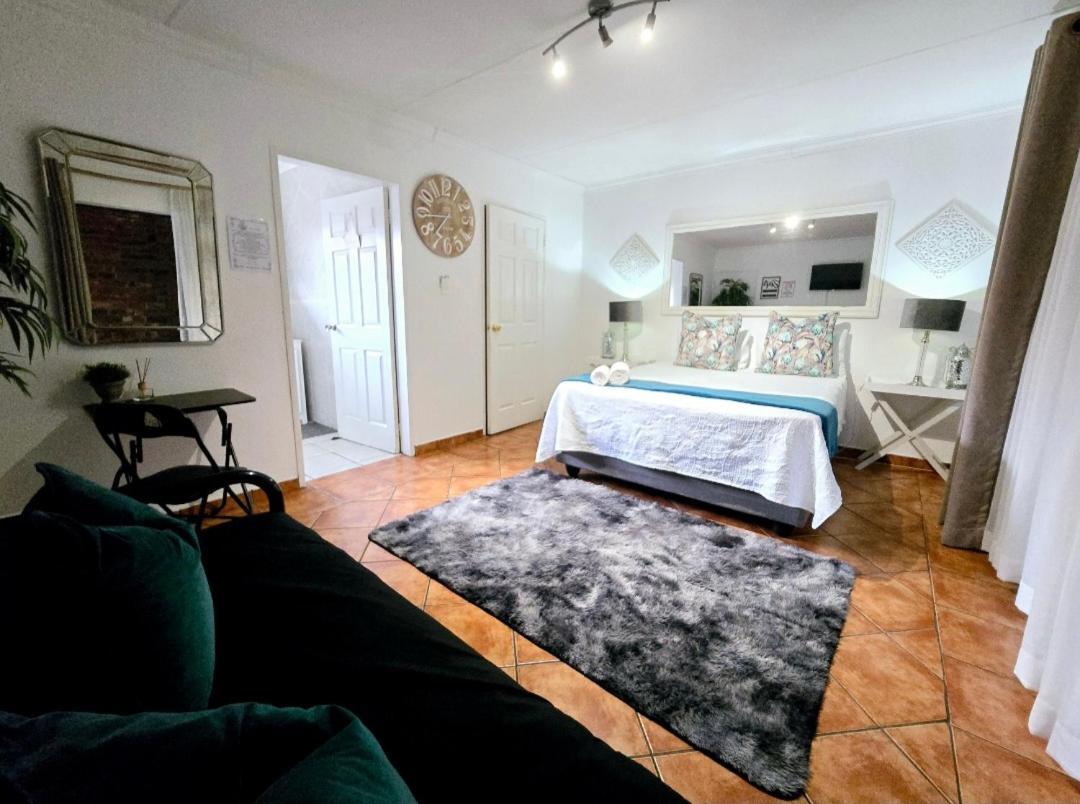 Zhantique Guest House 1- Unit 5 Boksburg Esterno foto