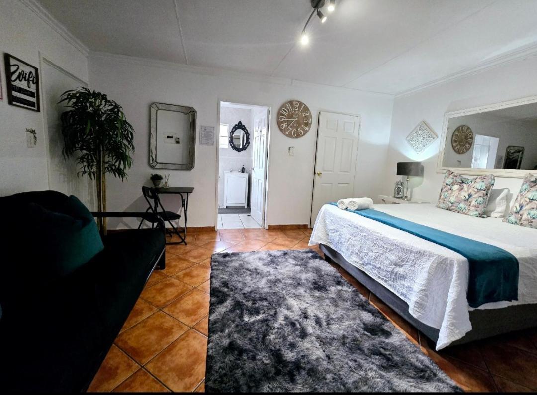 Zhantique Guest House 1- Unit 5 Boksburg Esterno foto