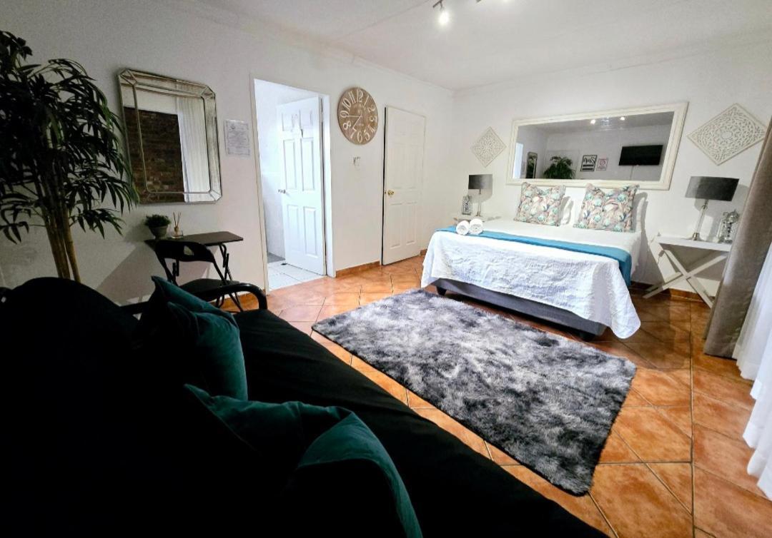Zhantique Guest House 1- Unit 5 Boksburg Esterno foto
